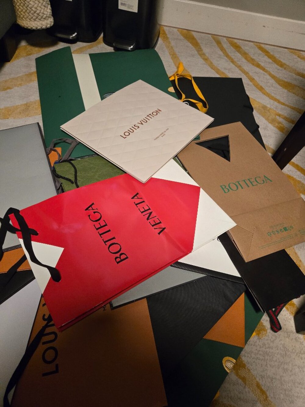 25 Luxury Shopping Bags